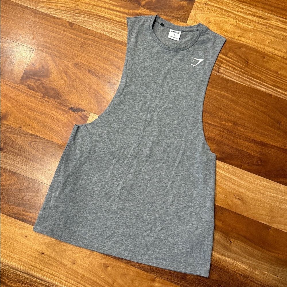 GYMSHARK / Cut-off Tee